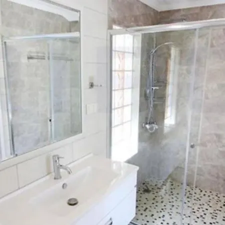 Wonderful Bedrooms With All Facilities Daire *
